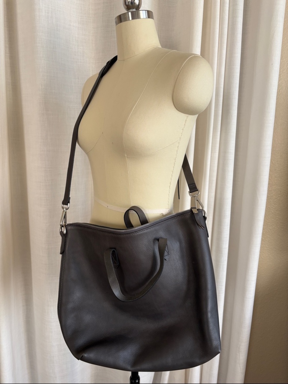 Transport Tote zip top